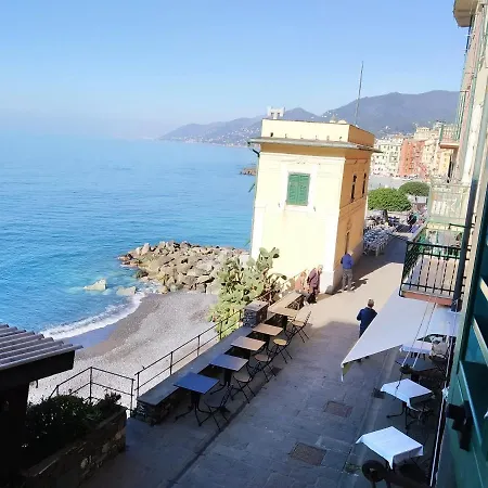 Le Finestre Sul Mare Apartment *